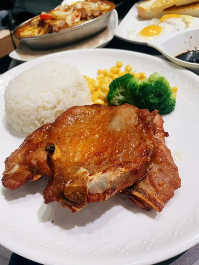 厚切 돼지고기 전문점, 한 입 한 입이 정말 맛있어요!