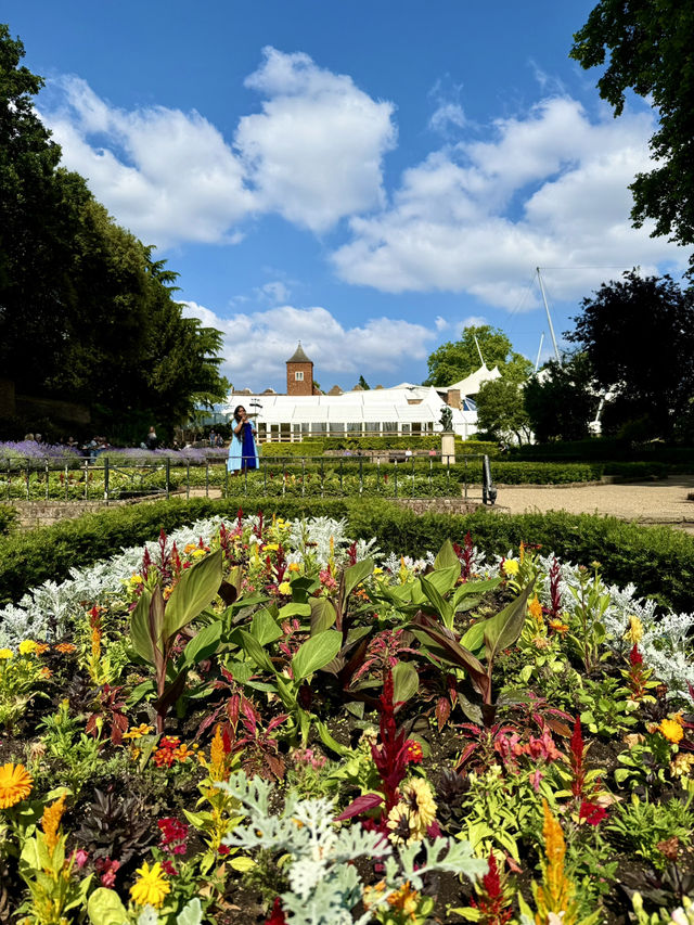 Family Afternoon in Holland Park