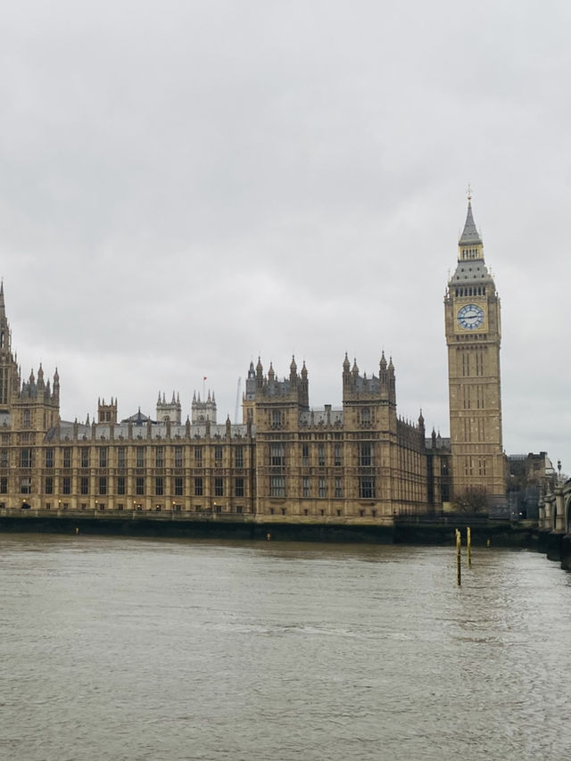 A Magical Christmas Stroll Through London