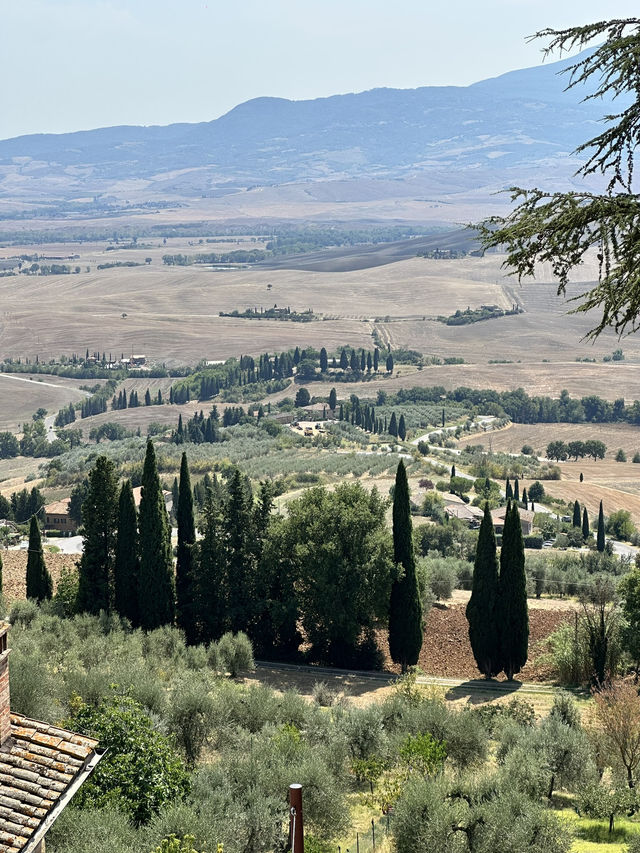 Mediterranean Dreamy Renaissance Vibes in Pienza’s Heart 