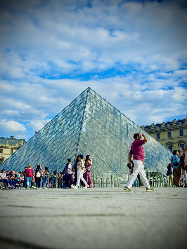 Paris: A Day of Landmarks, Art & Flavour