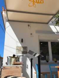 Charming shop: local bee products