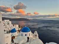 💫 Why Santorini Feels Like a Dream: The Island That Captures Your Heart 🌊