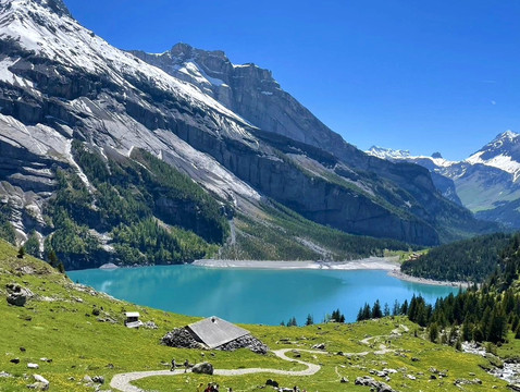 スイス】秘境：スイスの恋人の湖・Oeschinensee スイス世界遺産