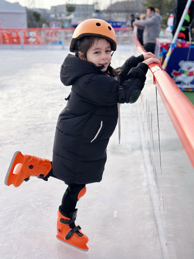 Nanjing outdoor ice skating ⛸️ 