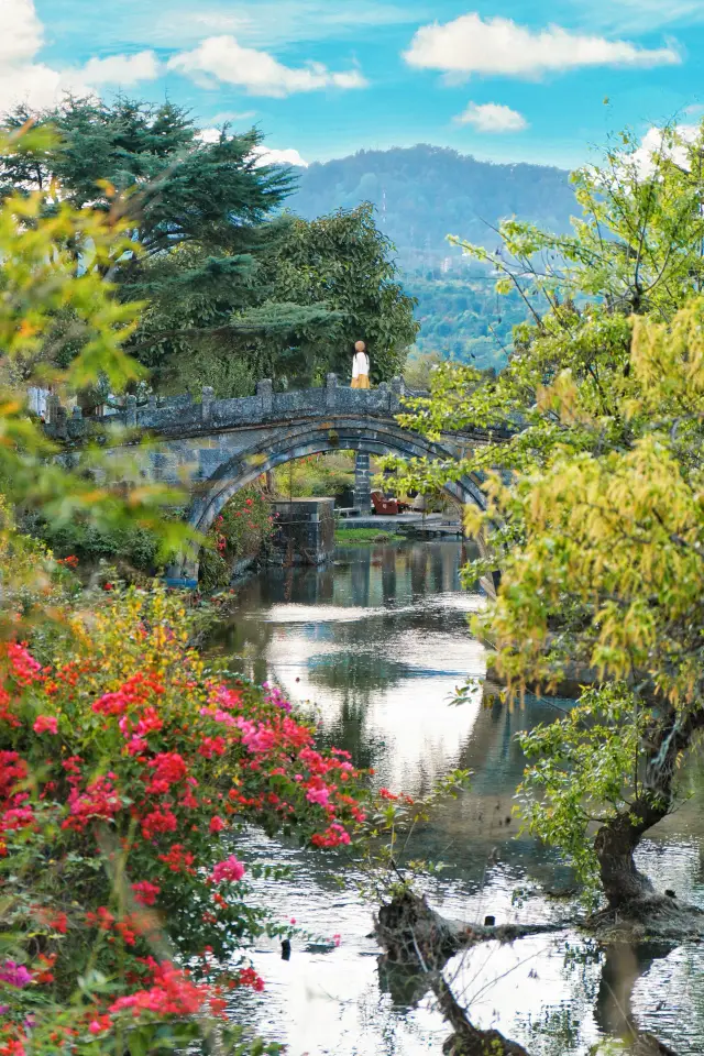 I've visited countless ancient towns, but I'm still captivated by Heshun Ancient Town for the 100th time