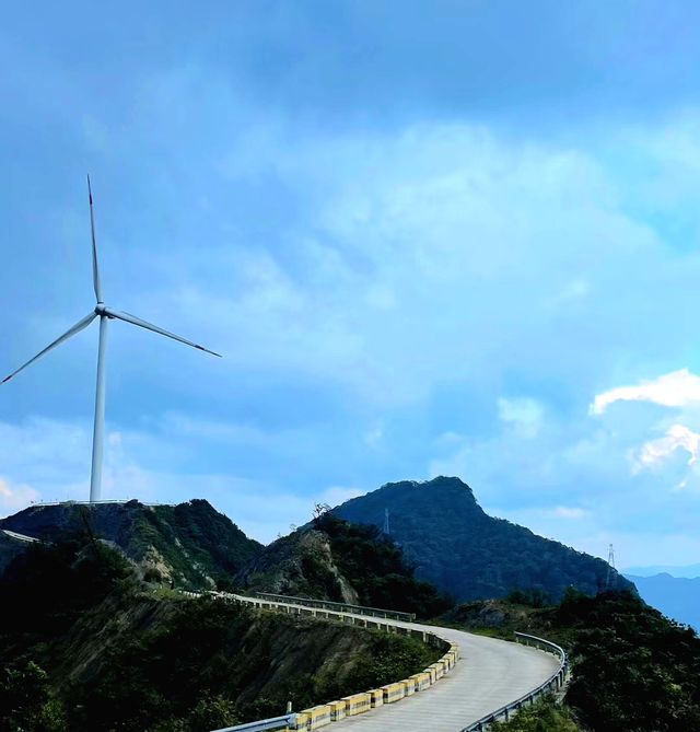 去重慶小川西，賞山脊絕景，看浪漫風車山