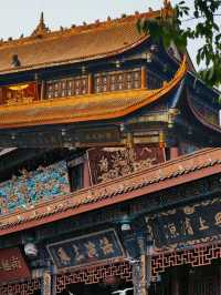 成都這個寺廟拍照出片開主打一個招財進寶