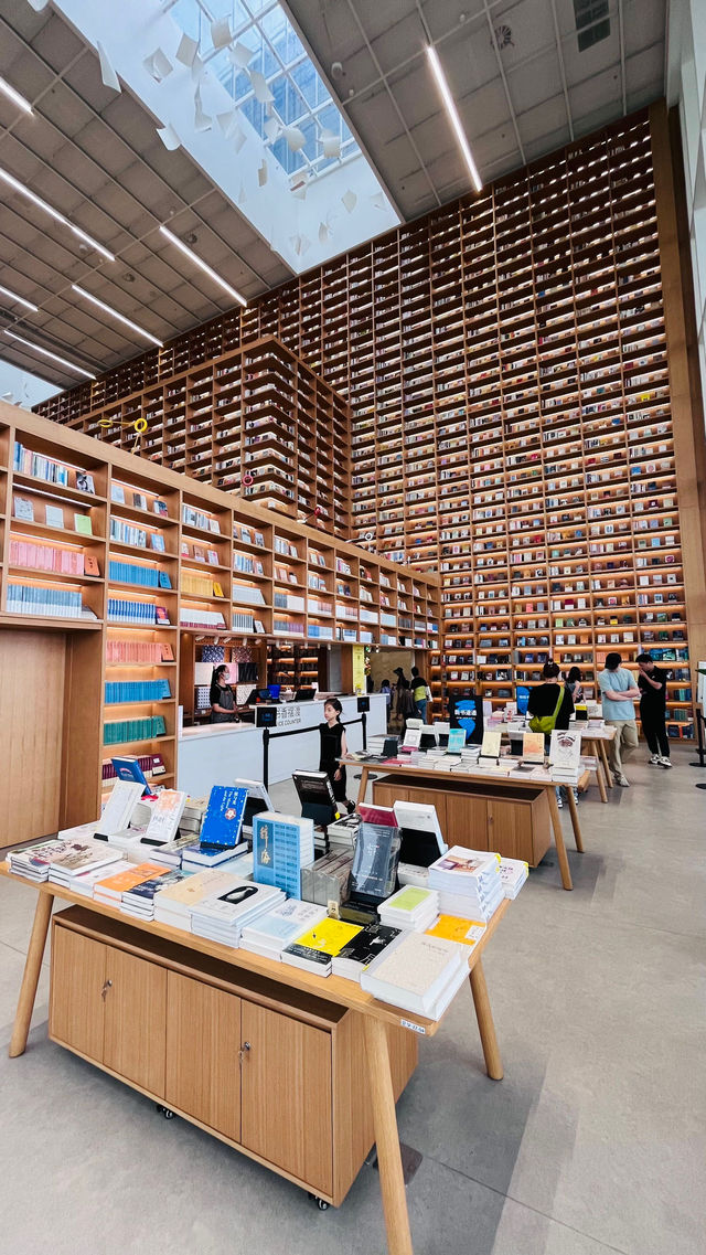 這個高顏值的書店,環境真的是好啊 這個高顏值的書店,環境真的是好啊