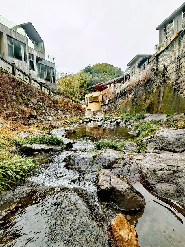 寧波棲霞坑村長安橋，散落鄉野的廊橋遺夢