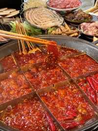 Listen to the locals of Dujiangyan! After visiting the Nanqiao, go eat at this Dam Dam Hot Pot!