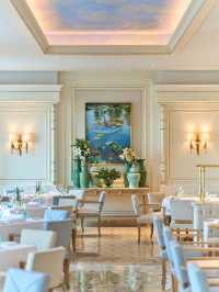 🌟 Cairo's Chic Sleeps: Four Seasons Nile Plaza 🌟