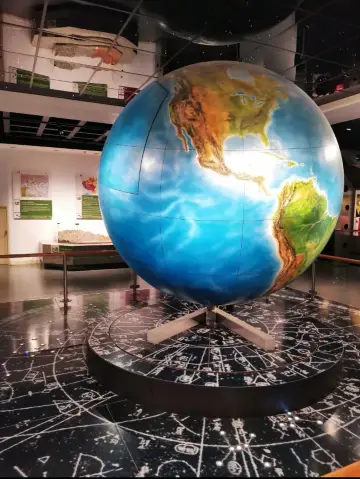 千萬別帶女朋友去中國地質博物館～