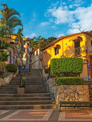 🌟 Guayaquil Getaway: Sheraton's Stellar Stay 🌟