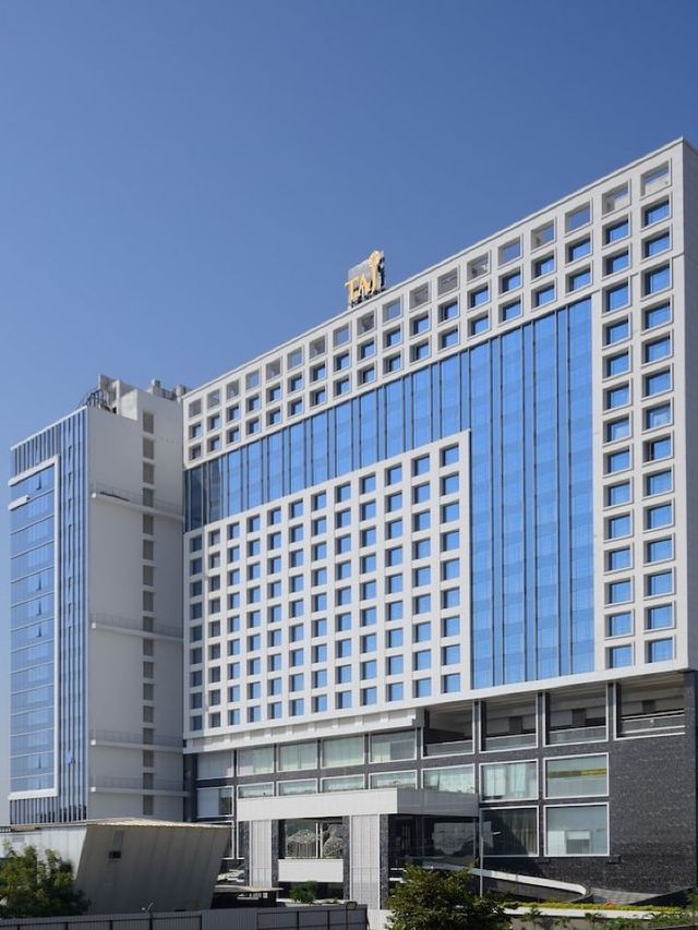 🌟✈️ Ahmedabad's Luxe Haven: Taj Skyline Highlights ✈️🌟