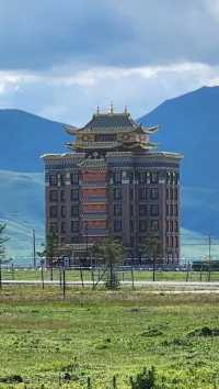 一起看寧瑪寺已載入世界最大的《大藏經》轉經筒