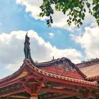 千年佛光照耀泉州：探索開元寺的歷史與傳說。
