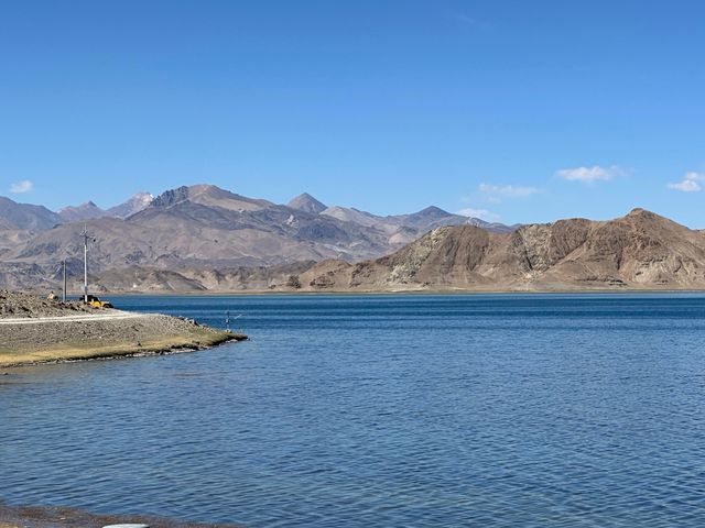 西藏班公湖｜一半鹹水 一半淡水湖。