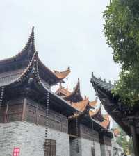 長沙人民熱情好客，這裡的夜生活也非常豐富。
