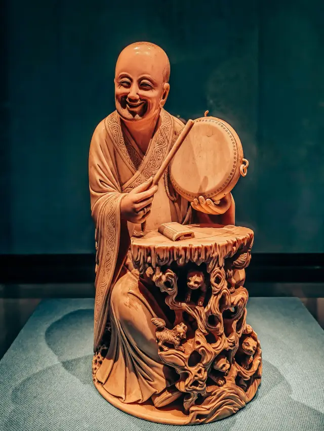 What are the must-see treasures of Anhui Museum? 