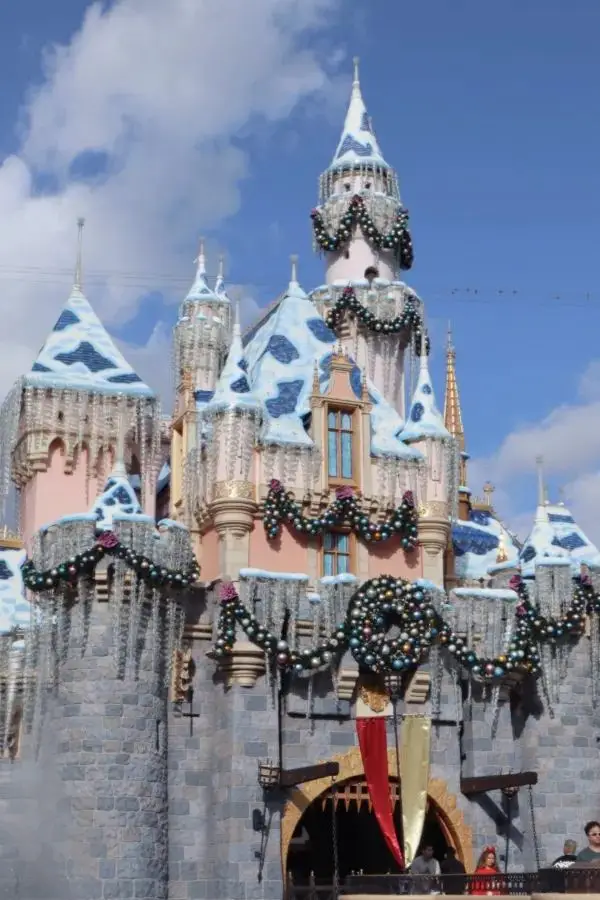 Step into a Fairytale World at California Disneyland 🧜‍♀️🎡🎆