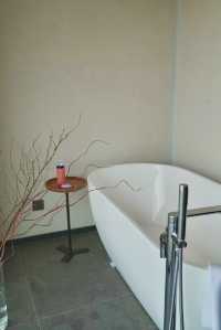 大理洱海邊｜躺在床上就能看到海景！！