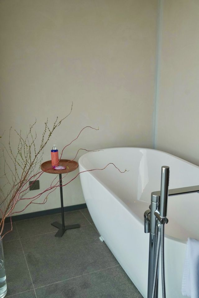 大理洱海邊｜躺在床上就能看到海景！！