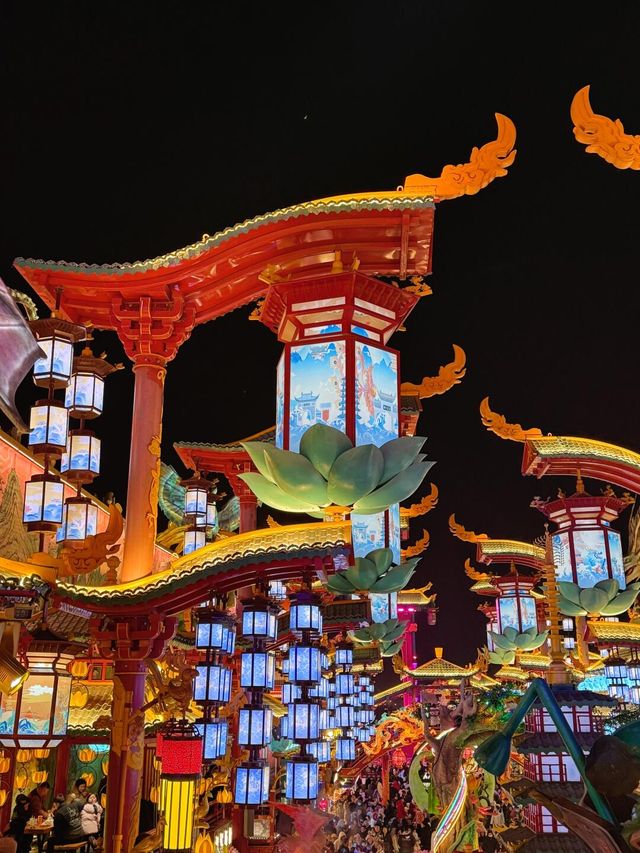明月山海間，一段夢幻的旅程