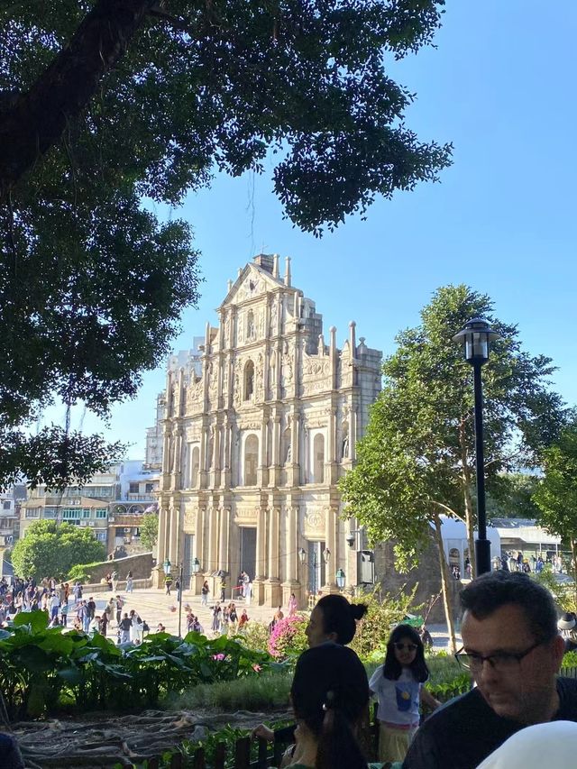 來感受澳門的紙醉金迷