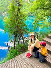 和四歲旅遊拍檔勇闖九寨溝