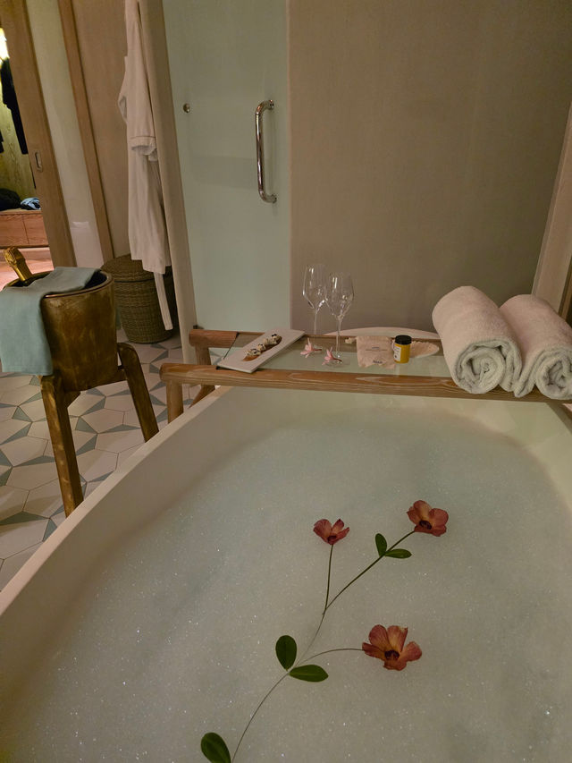Amazing Honeymoon Experience at Milaidhoo Amazing Honeymoon Experience at Milaidhoo