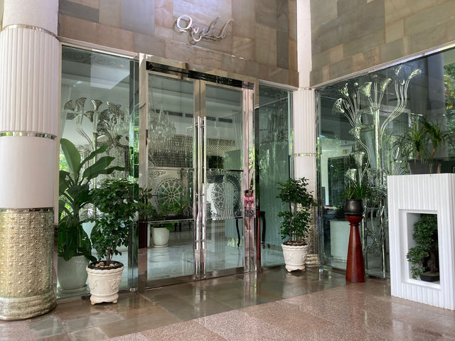 Seamless Check-In and Exceptional Amenities