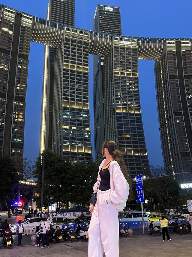 Chongqing in 3 Days: Urban Vibes, Scenic Wonders & Delicious Hotpot