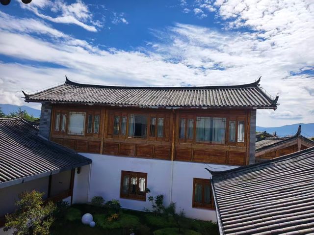 麗江｜納西古院の極致浪漫！躺著看雪山的神仙民宿