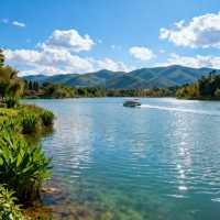 省錢遊彌勒2天夠過癮！湖泉踏浪、東風賞花，少花錢也能爽翻天