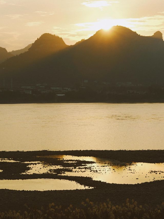 從雅格歡聚酒店出發，解鎖濱江秋日旅拍的N種浪漫