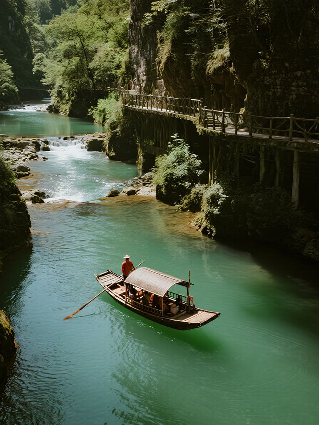 屏山峽谷親子遊船進船出遛娃超輕鬆