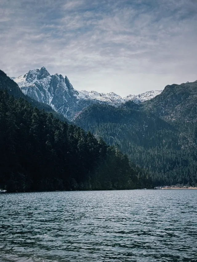 12月1日 從麗江到無底湖到稻城亞丁的路上