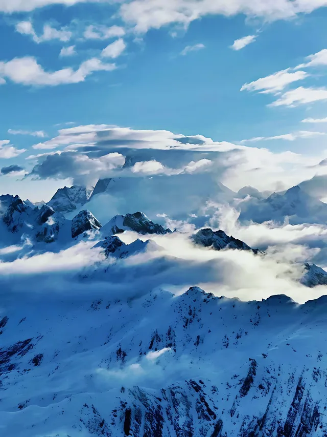 接下來登場的是千元級雪山格什莫斯科峰！