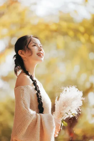 Золотой час в лесу метасеквой