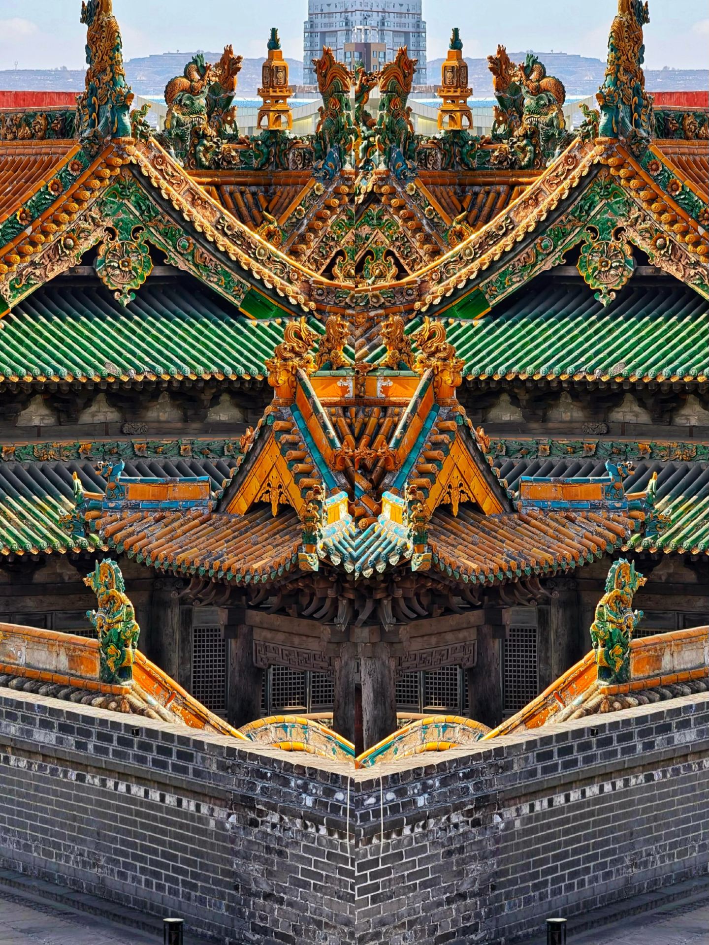 全国で唯一の存在・全身が琉璃でできた絶美の観音牌坊 | Trip.com 河津