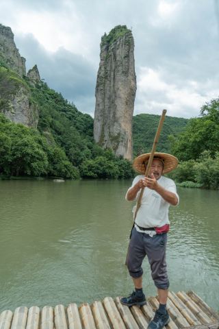缙雲仙都鼎湖峰景区、多彩な山水画巻