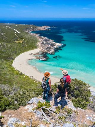 Worry-free, customized private tours! Explore Western Australia with a Chinese-speaking driver-guide and private car charter