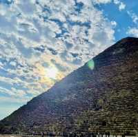 (エジプト　ギザ)  三大ピラミッド