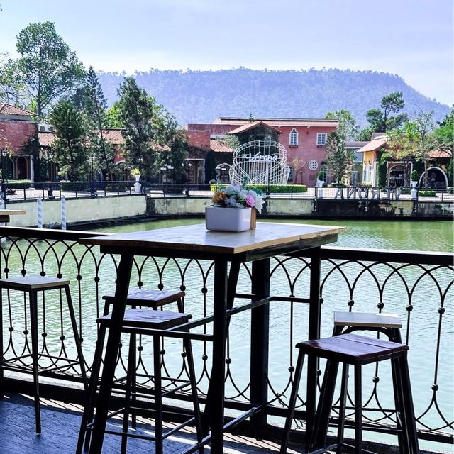 Jintana cafe คาเฟ่ ที่ Verona ทับลาน