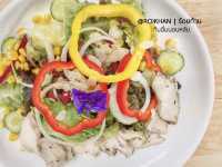 ชิมอาหารที่ร้อยก้าน อยู่ปากทางไปวัดญาณสังวราราม 