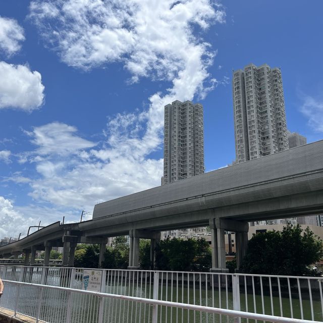 良辰美景屯門河