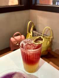 太子一間很chill 既cafe & bar