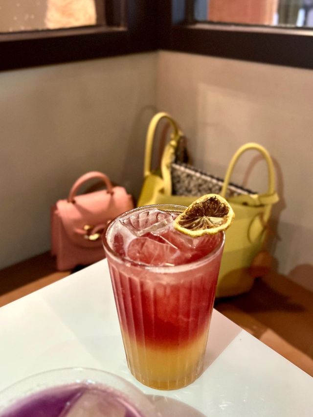 太子一間很chill 既cafe & bar