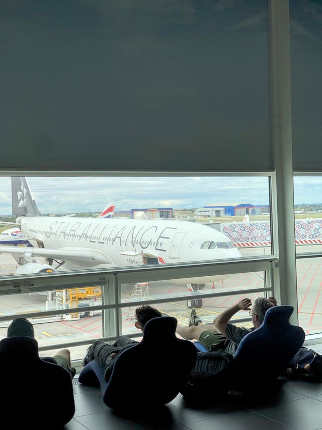 쾌적했던 부다페스트 공항 🛃